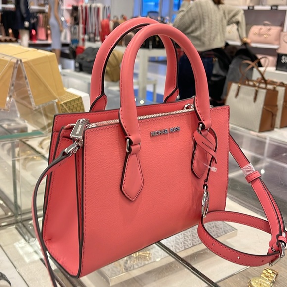 MICHAEL KORS
Sheila Small Faux Saffiano Leather Satchel
Tea Rose 
NWT - Picture 5 of 16